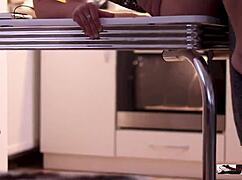 Quick Fuck Before Dinner in Amateur Homemade Video Clip