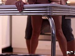 Quick Fuck Before Dinner in Amateur Homemade Video Clip