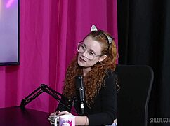 Ruiva Gets Wet from Pussy Licking