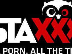 why did that hot blonde milf get a threesome at the park?