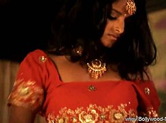this seductive indian milf undresses and dances to seduce the man 😘