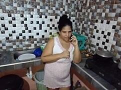 llamo a mi vecino para que me ayude y termino follándome su rica verga y dejando mi deliciosa panocha llena de su leche porno español