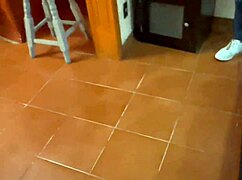 Le pagamos a un heterosexual para follarse a un homosexual por el culo