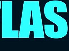 british milf fingers herself and pisses in public 😏