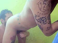 Cogiendo En La Ducha