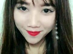 I am a korean asian girl doing sexy webcam talkshow livestream