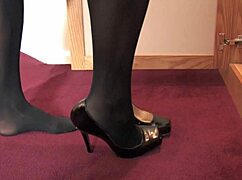 Whoa! Muscle girl showing off big tits on a wild night out