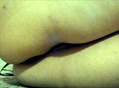 Look at my big Italian milf ass farting in slow motion, it'll drive you completely crazy.