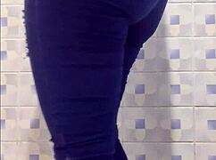 Mature latina ann worships big ass in bathroom leggings and fishnets