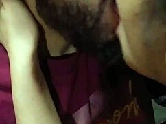 Amiga chupando todo de mi jovencitos morrita vecina