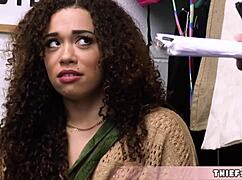 blm activist chick caught in mall for a punish fuck session 🔥