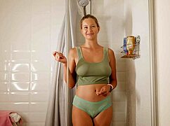 Stella Cardo Demonstrates Dry And Wet Tops