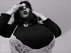 Beautiful shemale Karola Ts, a voluptuous beauty