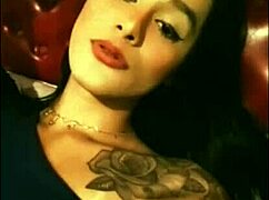 よ、こいつ見て！ 細身のニューハーフ売春婦たちのワイルドなパーティー集め！ 😜