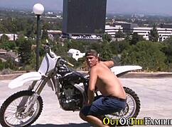 Amateur Stepsis Blowing Big Cock in Reality