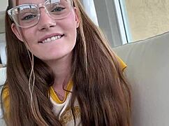 Juniper Rens divji seks s pastorko v gospodinjski fantaziji s Scott Starkom