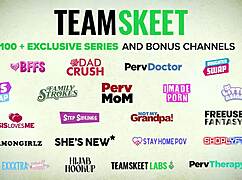 Naughty stepsis Izzy Bell gets cumshot on booty during stepdaddy chat