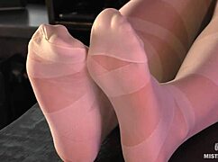 Goddess Wiggles Nylon Toes!