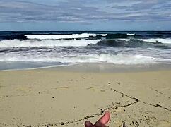 Missspisss update 10 - flashing at Mallorca beach on Nov 11 2024.