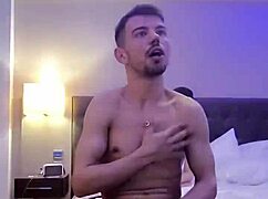 Gay guys fuck in Berlin hotel room