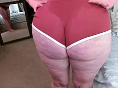 Retro babe spreads big ass for sniffing