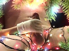 Neighbor's Christmas Gift Involves Hands and Mouth