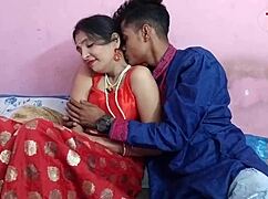 Первая ночь превращается в жаркую брачную ночь с любителями