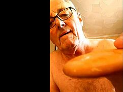 watch me wank off onto a biscuit while staring at bengeeman 😏