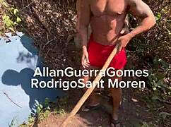 meus alunos vieram ajudar arrumar tatame para treinar na chácara