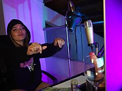 Perreo dancing leads to colombian pussy fingering