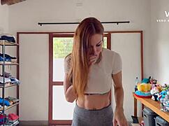 Argentinska Vero Buffone draži svojega pastorka, da konča noter v njeno tesno vagino