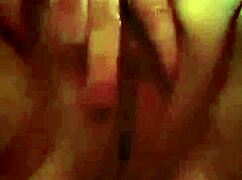 She Loves Massaging Her Juicy Pussy 😍