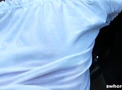 Pobrana in trdo jebana v avtu