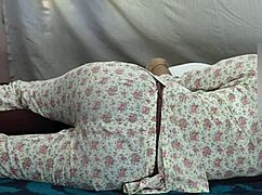 indian milf gets licked and fucked