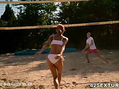 Nienasycona Veronica Leal ociera się o dwa kutasy DP