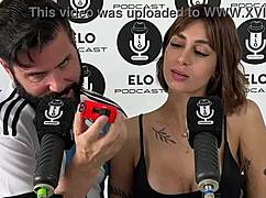 Asi Le Gusta Que Le Chupen Los Pezones