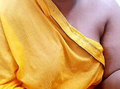 Sri Lankan Tamil lady showcases her natural tits