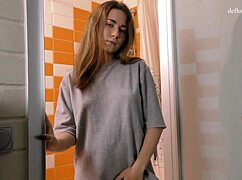 uhh, nara mongolka lookin hot in shower posin... damn!