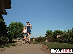 Giantess And Petite Adventures