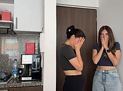 I’m my friend’s husband’s lover, so I comfort her with lesbian sex! 💋