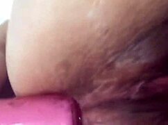 Chica caliente chats about milf life 😍