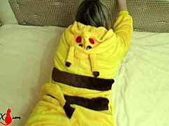 Hot milf's sensual blowjob and doggy pussy fuck closeup