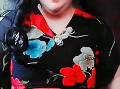 Twerking big white ass crossdresser sissy amateur gay on webcam, it's homemade