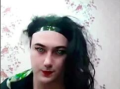 Twerking big white ass crossdresser sissy amateur gay on webcam, it's homemade