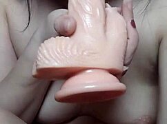 20cm dildo stretches asian milf's pussy