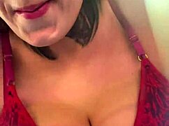 Mulher Sente TES�O Fazendo Exerc�cios F�SICOS Na Academia