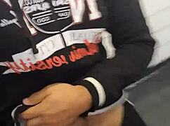 I can't believe the safadeza in the gym bathroom, adrenaline pumping with these hot machos in sheer clothes!