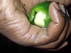 Plantain versus poivron, I get wet and cum