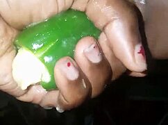 Plantain versus poivron, I get wet and cum