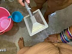 भाभी ने नहाने का मौका दिया for Hot Homemade Ass Action